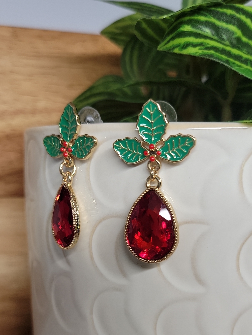 Vintage Holiday Green Holly Leaf and Red Sparkle Teardrop Drop Earrings - Picture 4 of 7